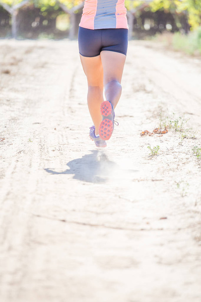ジョギング女性アスリート  - 写真・画像