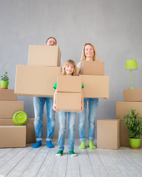 Family New Home Moving Day  - Foto, Imagen