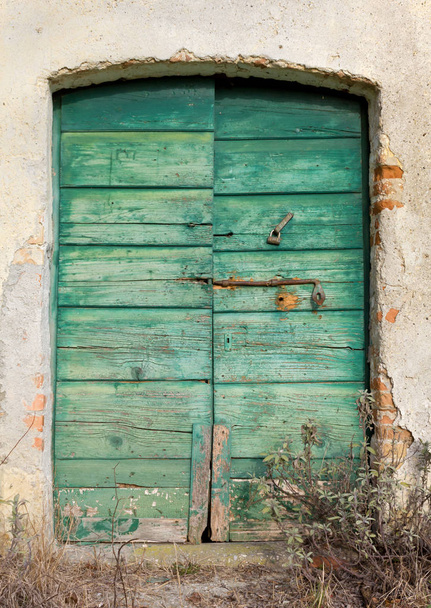 vecchia porta di legno verde - Foto, immagini