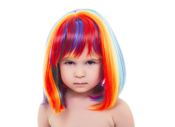 ragazza allegra con i capelli colorati luminosi
 - Foto, immagini