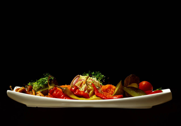 Delicious pickled vegetables - Valokuva, kuva