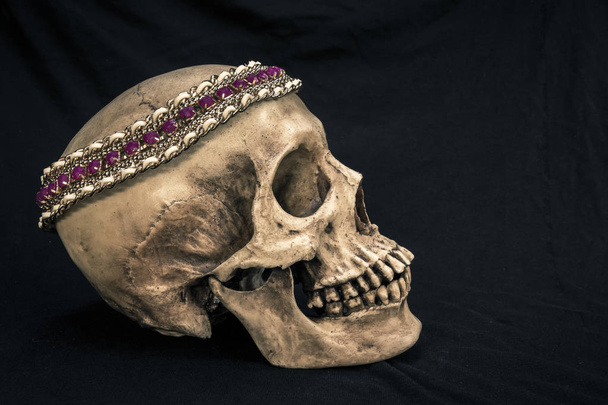 Still life with a human skull with the old, in with the diamond  - Fotoğraf, Görsel