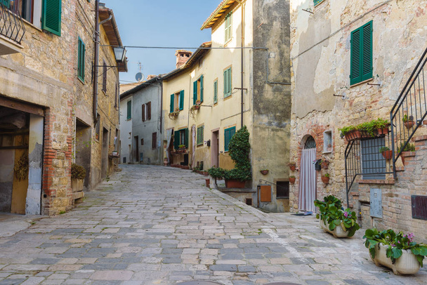 Charming alleys town in the corners, Cetona in Tuscany. - Valokuva, kuva
