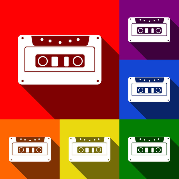 Icône de cassette, panneau audio. Vecteur. Ensemble d'icônes avec des ombres plates à fond rouge, orange, jaune, vert, bleu et violet
. - Vecteur, image