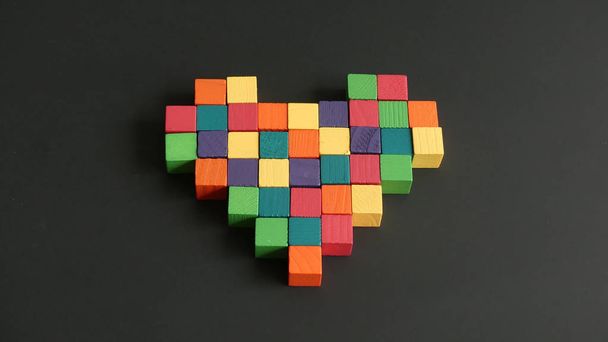 Серцева мозаїка дерев'яні кубики
 - Фото, зображення