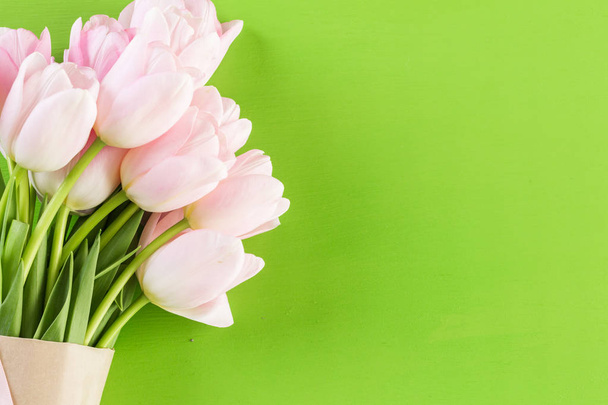 Kaunis vaaleanpunainen tulppaanit
 - Valokuva, kuva