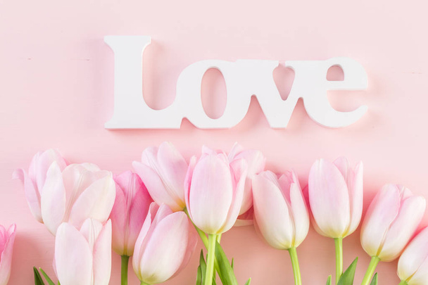 Vista de tulipanes rosa
 - Foto, imagen