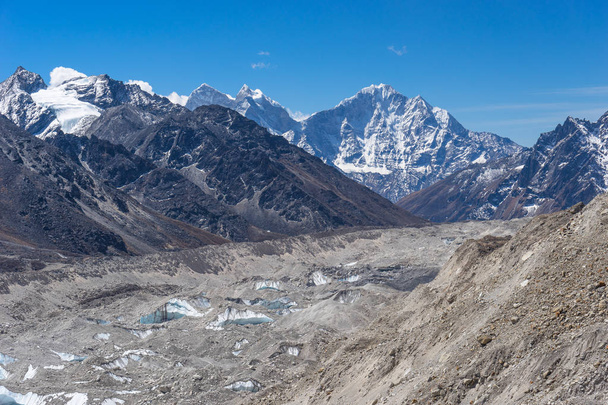 Khumbu glacier and Thamserku mountain peak, Everest region, Nepa - 写真・画像