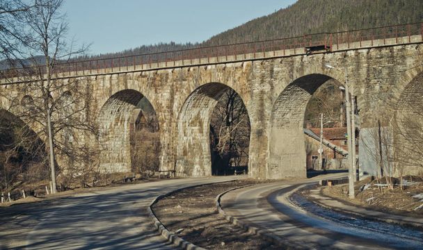 régi kő vasúti híd - Fotó, kép