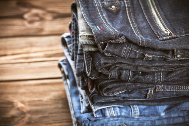 Haufen Jeans - Foto, Bild
