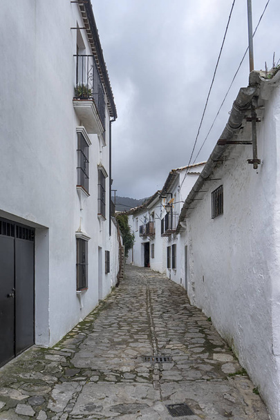 Tipikus andalúz utcáin a város Grazalema a Cádiz tartományban - Fotó, kép