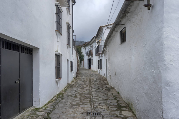 Typisch Andalusische straten van de stad van Grazalema in de provincie Cadiz - Foto, afbeelding