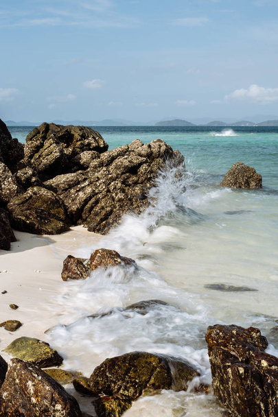stony ocean coast - Fotografie, Obrázek