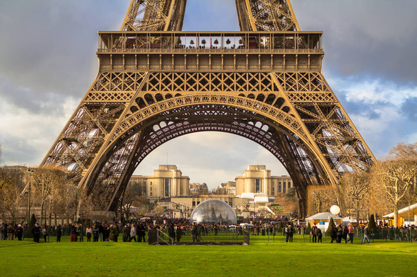 Eiffel-torony, Párizs - Fotó, kép