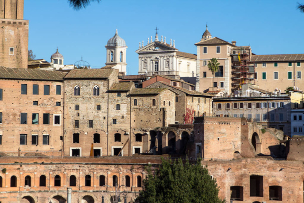 Trajan's αγορά και Torre delle Milizie στη Ρώμη, Ιταλία - Φωτογραφία, εικόνα