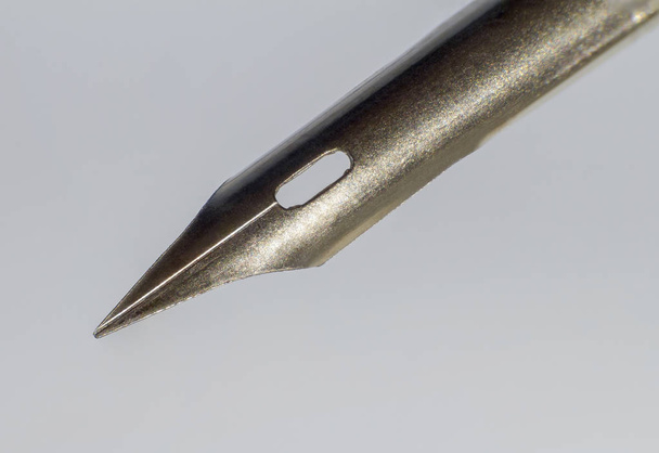 pointe de plume métallique
 - Photo, image