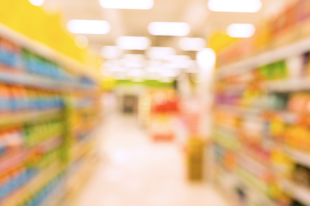 Półki supermarketów zamazane tło - Zdjęcie, obraz
