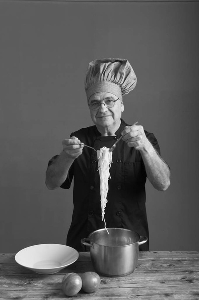 Vedoucí kuchař s černou a bílou - Fotografie, Obrázek