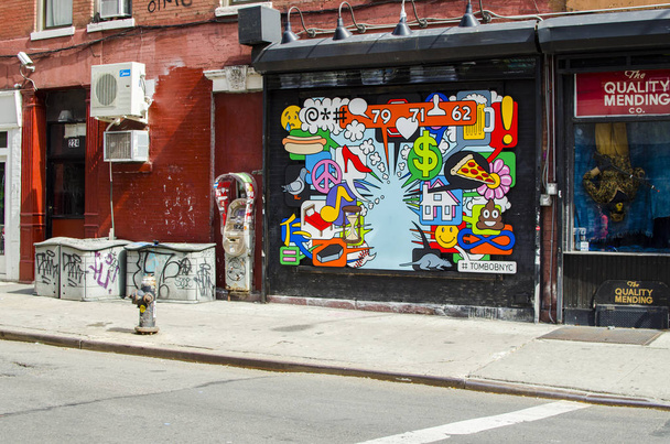 New York - September 18, 2016: Murals on the streets of Manhatta - Foto, Bild
