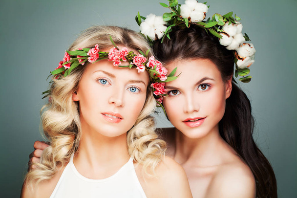 Two Beautiful Women with Long Curly Hair, Perfect Skin and Summe - Fotoğraf, Görsel