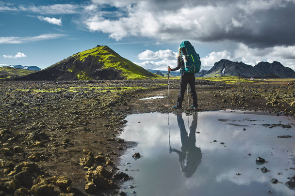 woman hiker in the mountains, Iceland - Φωτογραφία, εικόνα