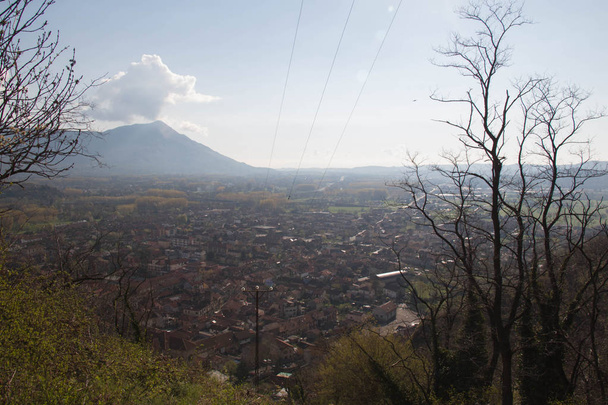 Val di Susa através de filiais com suas aldeias Piemonte. Itália
 - Foto, Imagem