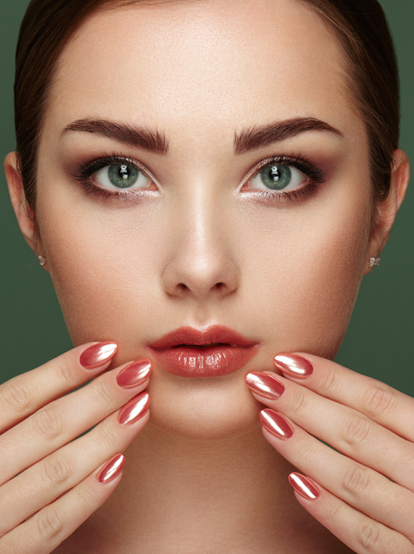Beauty brunette woman with perfect makeup - 写真・画像