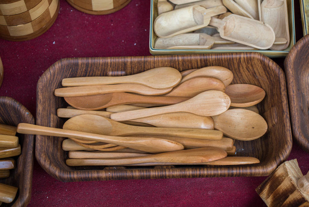 leveses kanál vagy evőkanál fából - Fotó, kép