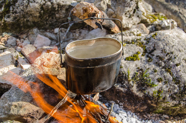obozie czajnik w pikniku - Zdjęcie, obraz