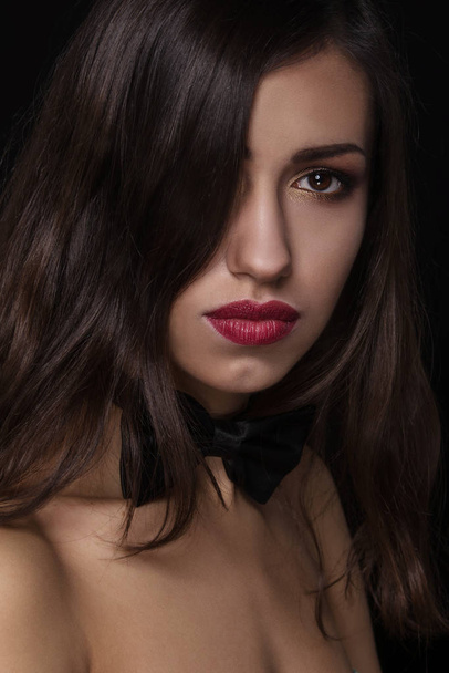 Closeup emotive portrait of young attractive woman with bright fashionable makeup. - Fotografie, Obrázek