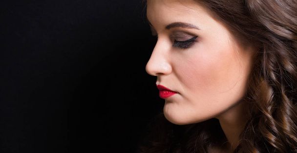 Portrait of a woman with red lipstick - Foto, Imagen