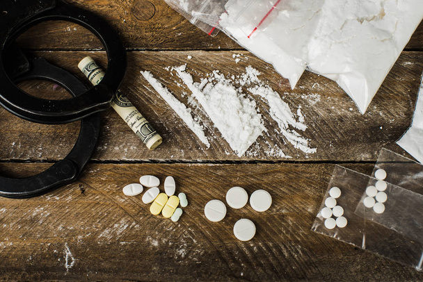 Drogas e substâncias proibidas - prender criminosos
 - Foto, Imagem