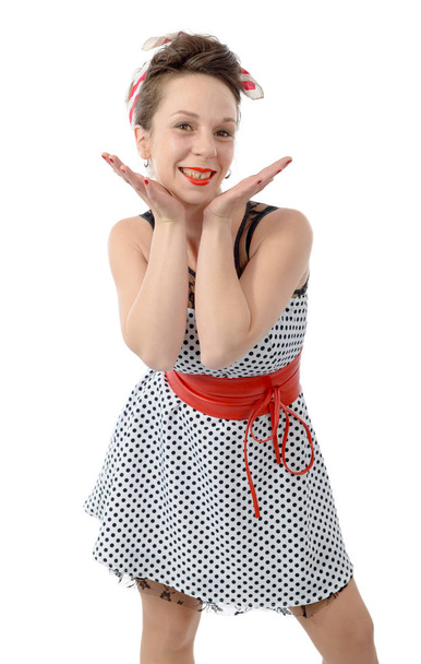 usmívající se žena, oblečená v pin-up stylu - Fotografie, Obrázek