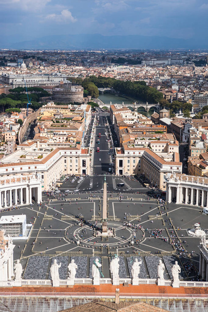 Famous Saint Peter's Square in Vatican, aerial view of the city Rome, Italy.  - Foto, immagini
