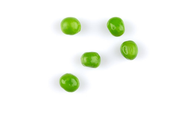 Pile of green wet pea  - Фото, зображення