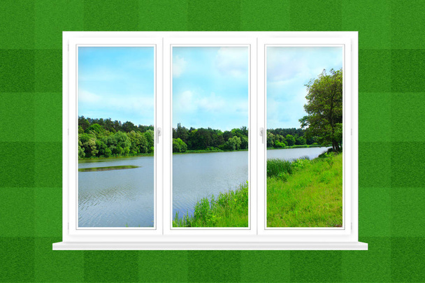 Office panoráma ablakokkal, kilátással a folyóra - Fotó, kép