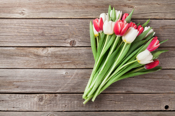 czerwony i biały bukiet tulipanów - Zdjęcie, obraz