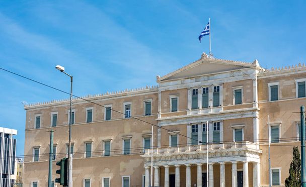 das griechische Parlamentsgebäude am Syntagma-Platz - Foto, Bild