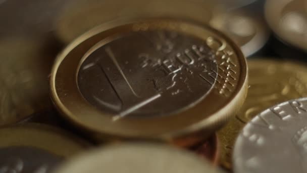 Euro-érmék szuper közelről. - Felvétel, videó