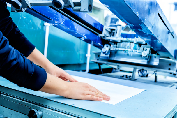 Worker preparing print screening  machine - Photo, Image