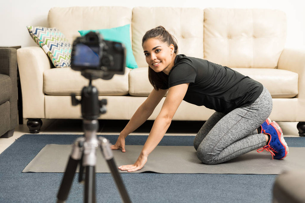 blogger femminile dando alcuni consigli fitness
 - Foto, immagini