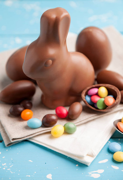 Delicious chocolate Easter bunny, eggs and sweets  - Valokuva, kuva