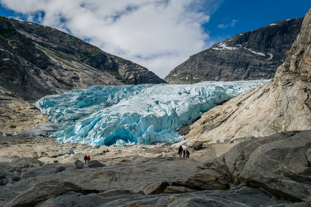 Hiking path to Nigardsbreen Glacier, Norway - Φωτογραφία, εικόνα