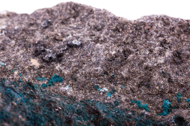 Beyaz bir arka plan üzerinde makro mineral taş Barit - Fotoğraf, Görsel