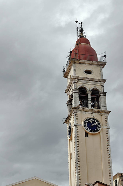 Agios Spiridonin kirkon torni
 - Valokuva, kuva