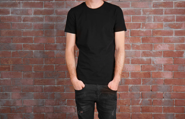 man in black T-shirt  - Foto, Imagem