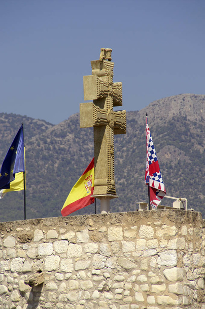 Sainte Croix de pierre
  - Photo, image