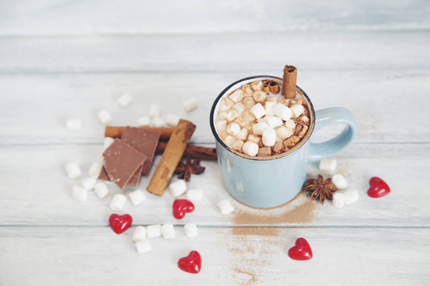 Hot chocolate with marshmallow and hearts  - Zdjęcie, obraz