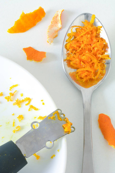 zeste d'orange pour la cuisson
 - Photo, image