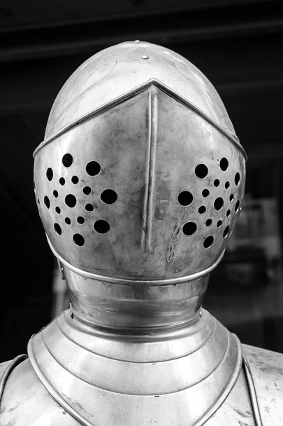 Middeleeuwse helmen staal - Foto, afbeelding